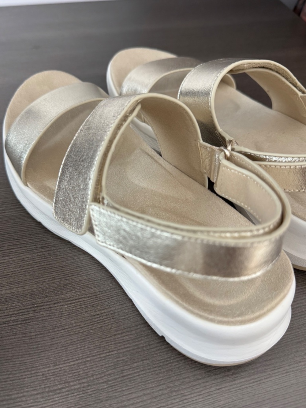 NWT Rockport Qwera Sandal Open Toe Strappy Casual Wedge Adjustable Gold Neutral - Picture 13 of 16